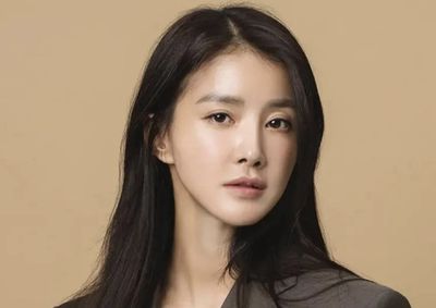 Lee Si Young Hamil Hasil Implan Embrio Tanpa Persetujuan Mantan Suami, Kisahnya Penuh Air Mata!