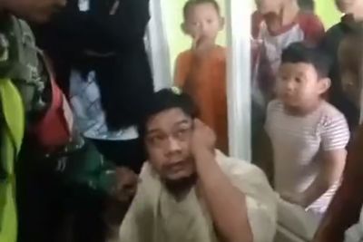 Pria Nyamar Pakai Mukena Kepergok Curi Kotak Amal Masjid di Gowa, Nyaris Dihajar Massa