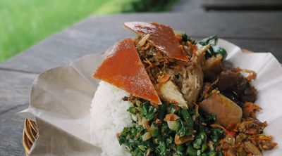 Jalan-Jalan ke Bali? Jangan Pulang Sebelum Coba Makanan Khas Ini!