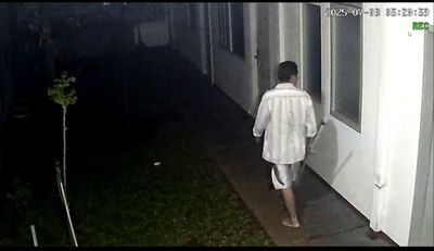 Momen Penjaga Kos Mondar-mandir di depan Kamar Diplomat Kemlu, Polisi Bilang Begini