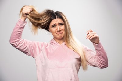8 Cara Mudah Cegah Rambut Rontok yang Bisa Dilakuin Siapa Saja