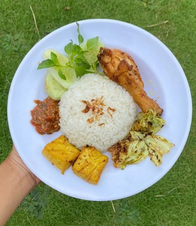 Resep Ayam Goreng Kuning yang Gurih dan Harum, Yuk Masak Bareng!