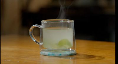 Wedang Daun Jeruk Purut: Minuman Hangat Simpel yang Bikin Mood Auto Naik!