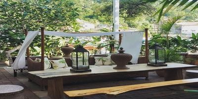 Caffe Dengan Gaya Klasik dan Nilai Sejarah Di Kota Padang: Catat Lokasinya