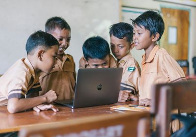 6 Tips Aman Beli Laptop Second Buat Sekolah, Biar Gak Zonk!