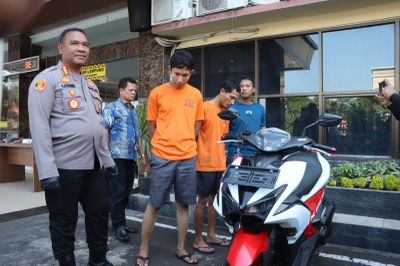 Dua Pria di Bandar Lampung Ditangkap Polisi Karena Curi Motor Milik Tetangganya Sendiri