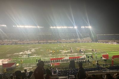 Stadion Si Jalak Harupat Banjir, Fans Oxford United Lontarkan Kritik Tajam soal Laga Final Piala Presiden 2025