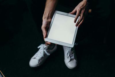 Tablet Sering Ngelag? Ini 5 Penyebab Utamanya