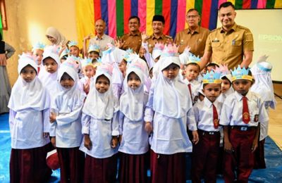 Wabup Aceh Besar Tinjau Hari Pertama Sekolah, Tekankan Kolaborasi antara Guru dan Orang Tua