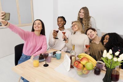 30 Ide Nama Komunitas Perempuan yang Kuat, Inspiratif dan Bermakna
