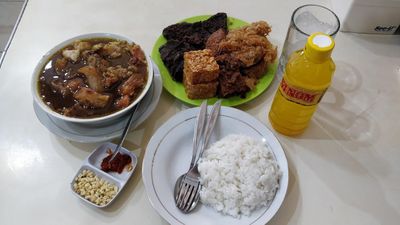Rawon Nguling, legend Kuliner Malang Yang Tak Pernah Padam