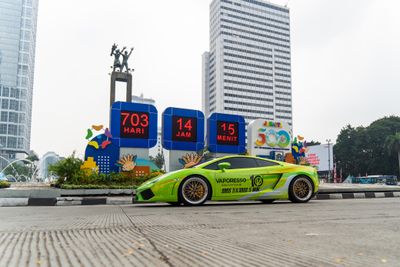 Viral Konvoi Supercar dan Truk LED Futuristik di Bundaran HI Bikin Geger Gen Z Jakarta