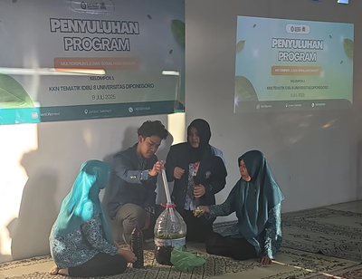 Langkah Kecil, Dampak Besar: Mahasiswa KKN Undip Beri Pelatihan Mengolah Limbah Jadi Ecoenzym
