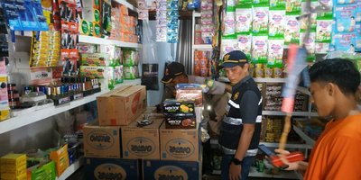 Satpol PP dan Bea Cukai Aceh Besar Razia Rokok Ilegal, Ratusan Batang Disita
