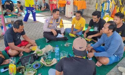 Polantas Banyuwangi Ngopi Bareng Sopir Truk, Sosialisasi ODOL dan Operasi Patuh Jadi Lebih Dekat