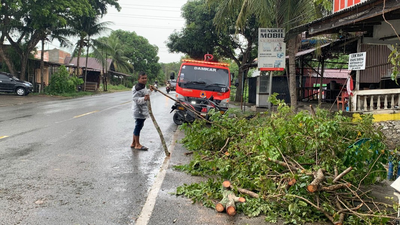 Cuaca Ekstrem! Angin Kencang di Aceh Besar Hancurkan Belasan Bangunan