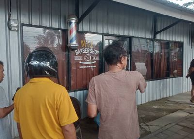 Misteri di Depan Pintu Barbershop: Karyawan Ditemukan Tewas di Kendari