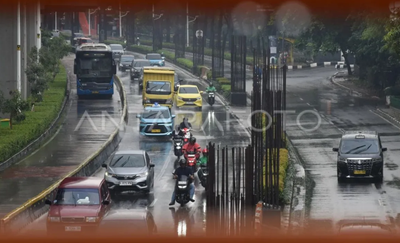 Pramono Desak Kejati Tuntaskan Urusan Tiang Monorel yang Terbengkalai