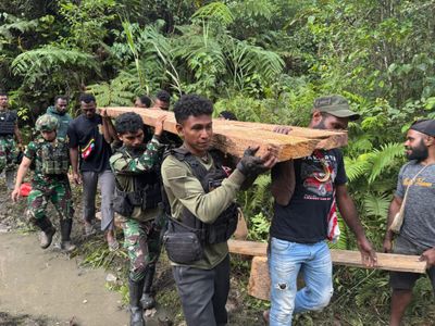 Jembatan Penghubung Oksibil dan Serambakon Dirusak OPM,TNI dan Masyarakat Turun Tangan