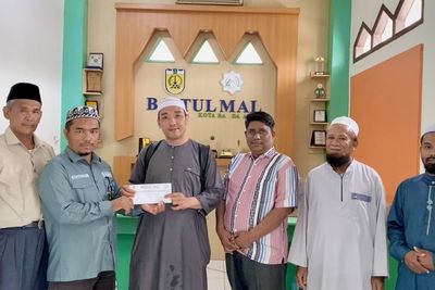 Mualaf Jepang-Cina Dapat Santunan Rp1 Juta dari Baitul Mal Aceh