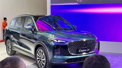 SUV LEPAS L8 Resmi Diperkenalkan di GIIAS 2025, Bawa Mesin Hybrid Super Irit dan Bertenaga