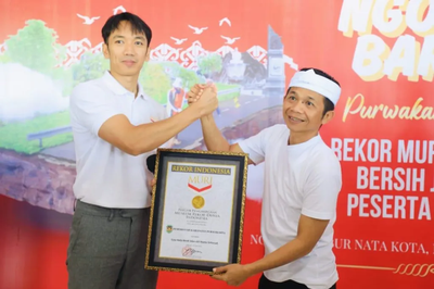 Purwakarta Raih Rekor MURI untuk Aksi Bersih-Bersih Jalan dengan Peserta Terbanyak