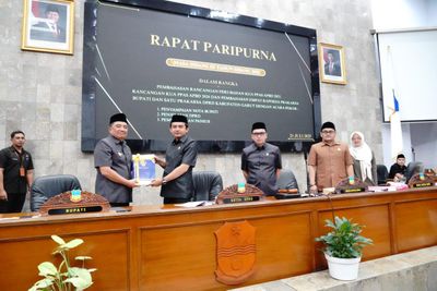 Pemkab Garut Bahas Perubahan APBD 2025 dan Rencana Program 2026 dalam Rapat Paripurna DPRD