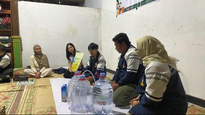Dukung Pertanian Berkelanjutan, Mahasiswa Undip Gelar Pelatihan Membuat Mikroba Lokal dan Strategi Direct Selling