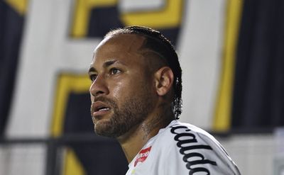 Ribut dengan Suporter! Neymar Murka Setelah Gol Dianulir dan Santos Terjerembab di Zona Degradasi