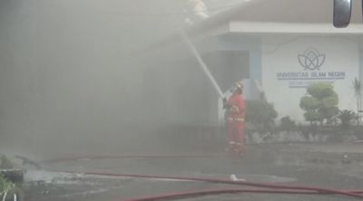 Kampus UIN STS Jambi Telanai Terbakar, Warga Sekitar Panik Asap Tebal Membumbung Tinggi