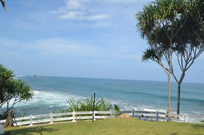 7 Pantai Hidden Gem di Jawa Barat yang Wajib Kamu Kunjungi, Indahnya Bikin Melongo!