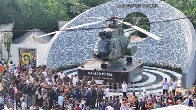 Monumen Helikopter PUMA SA-330 Pertama di Dunia Resmi Berdiri di Bogor