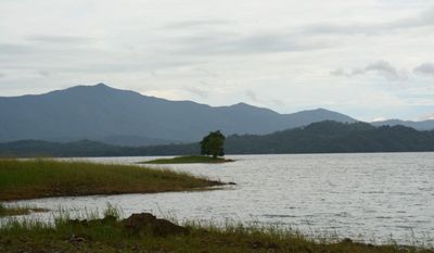 Tebak Tempat Wisata dari Deskripsi yang Absurd: Nama Lucu dengan Cerita Serius