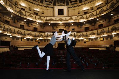 35 Ide Nama Komunitas Teater yang Unik, Keren dan Penuh Karakter