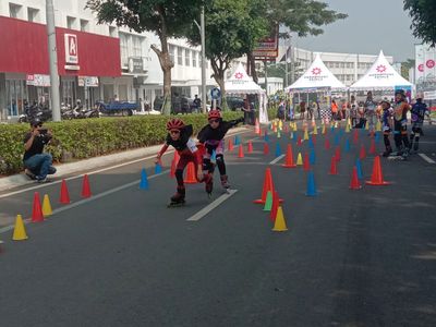 Intip Keseruan Anak-anak Ikut Lomba Sepatu Roda di Akhir Pekan