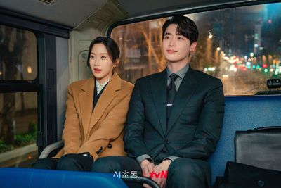 3 Poin Penting di Law and the City Episode 7 dan 8, Drakor Hukum Lee Jong Suk dan Moon Ga Young!