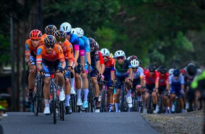 Diwarnai Antusiasme Masyarakat, Etape Perdana Tour de Banyuwangi Ijen 2025 Lancar: No Crash, No Accident