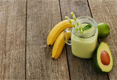 10 Jus Buah Alami yang Baik untuk Menjaga Kesehatan Jantung Sejak Usia Muda