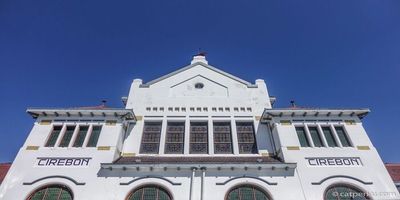 Naik Kereta ke Cirebon, Pulang Bawa Empal Gentong dan Tahu Gejrot: Wisata Rasa yang Wajib Dicoba!