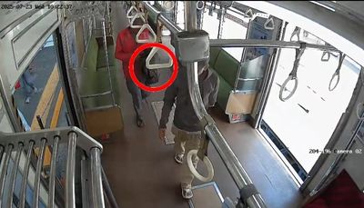 2 Pencuri Tas di Commuter Line Ditangkap, Aksinya Sempat Viral di Medsos