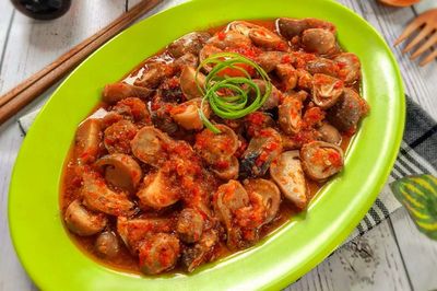4 Resep Jamur Merang, dari Olahan Tumis sampai Masak Pedas!