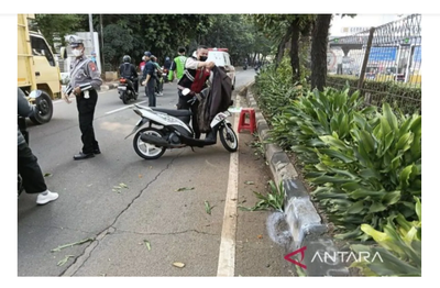 Motor Nabrak Pembatas Jalan, Pengendara Meninggal di Jaksel