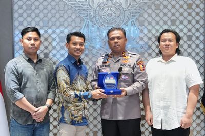 Kakorlantas Polri Diganjar Penghargaan dari BEM Nusantara se-Indonesia