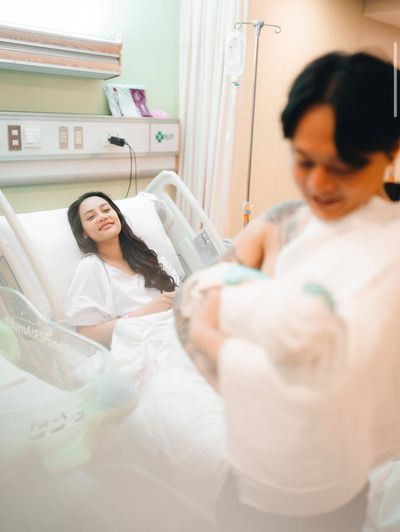 Erika Carlina Sambut Kelahiran Anak Pertama, Bayi Laki-Laki yang Diberi Nama Andrew Raxy Neil