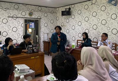 Lewat Edukasi Visual, Mahasiswa KKN Undip Hidupkan Potensi Wisata Pelabuhan Perikanan Pantai Tawang