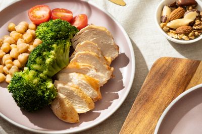 5 Resep Olahan Dada Ayam yang Diet Friendly, Lezat dan Sehat untuk Tubuh