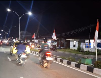Bendera Merah Putih Berkibar di Sepanjang Jalan Nunukan