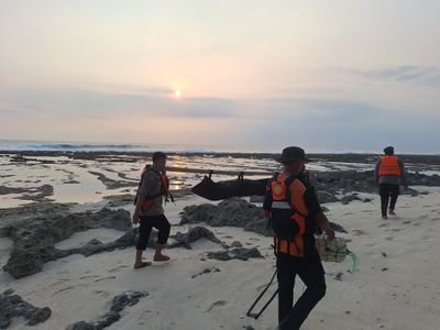 Tujuh ABK Kapal Ikan Asal Pekalongan Jateng Terjatuh di Perairan Pulau Tinjil, Lima Selamat, Dua Dalam Pencarian