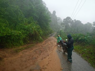 Hati-hati Ada 3 Titik Longsor di Jalan Trans Seram Maluku Tengah, Polisi Minta Pengendara Waspada