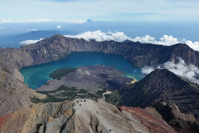 Menepi Sejenak di Bandung: 7 Destinasi Tersembunyi yang Menyajikan Kedamaian Alam
